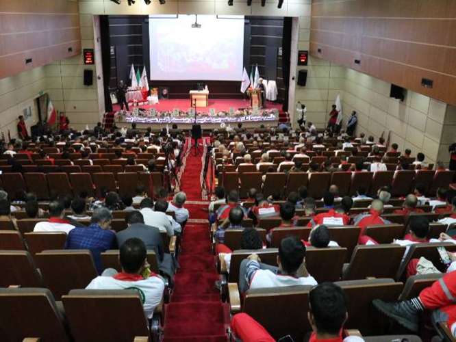 همایش «تجلی هلال» با حضور رئیس جمعیت هلال‌احمر و جمعی از مسئولان ملی در قم برگزار شد