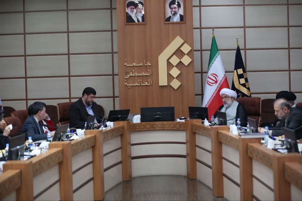 دیدار رئیس جمعیت هلال احمر با رئیس جامعة المصطفی العالمیة در قم