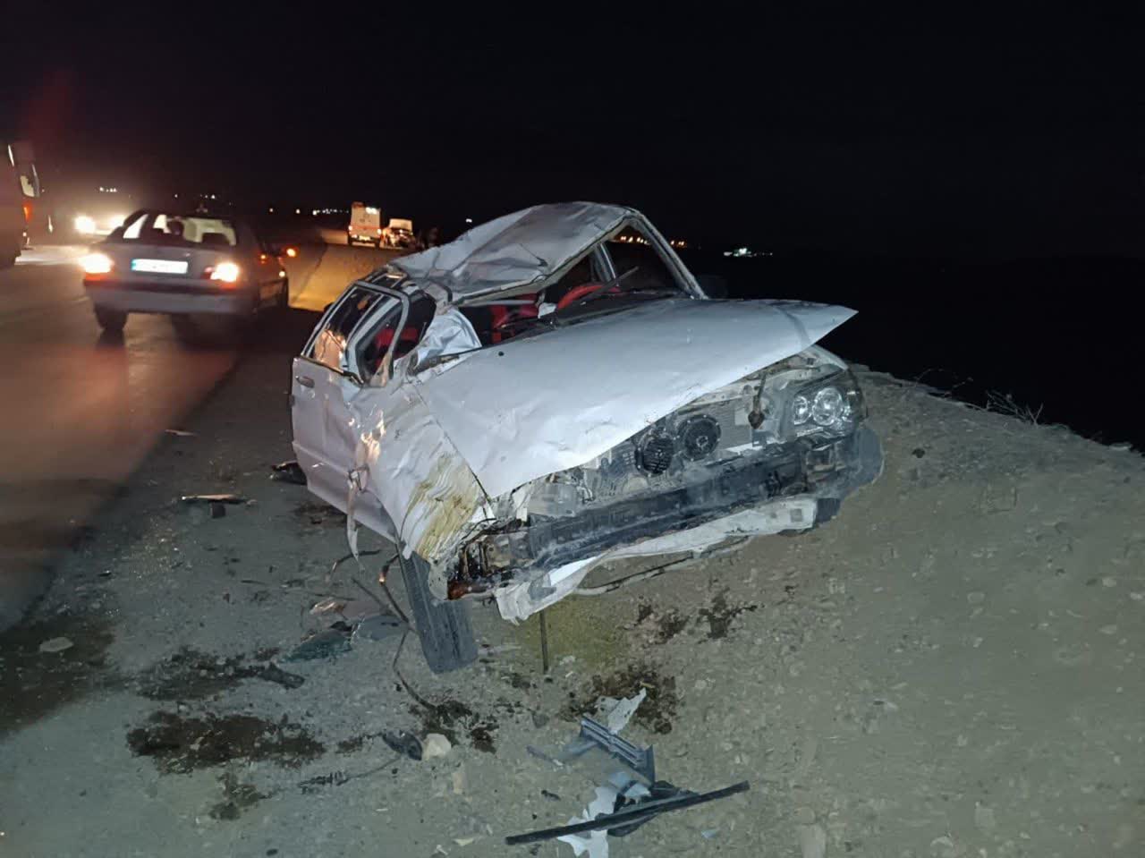 امدادرسانی تیم عملیاتی هلالاحمر قم به ۴ مصدوم حادثه واژگونی خودرو در محور کهک