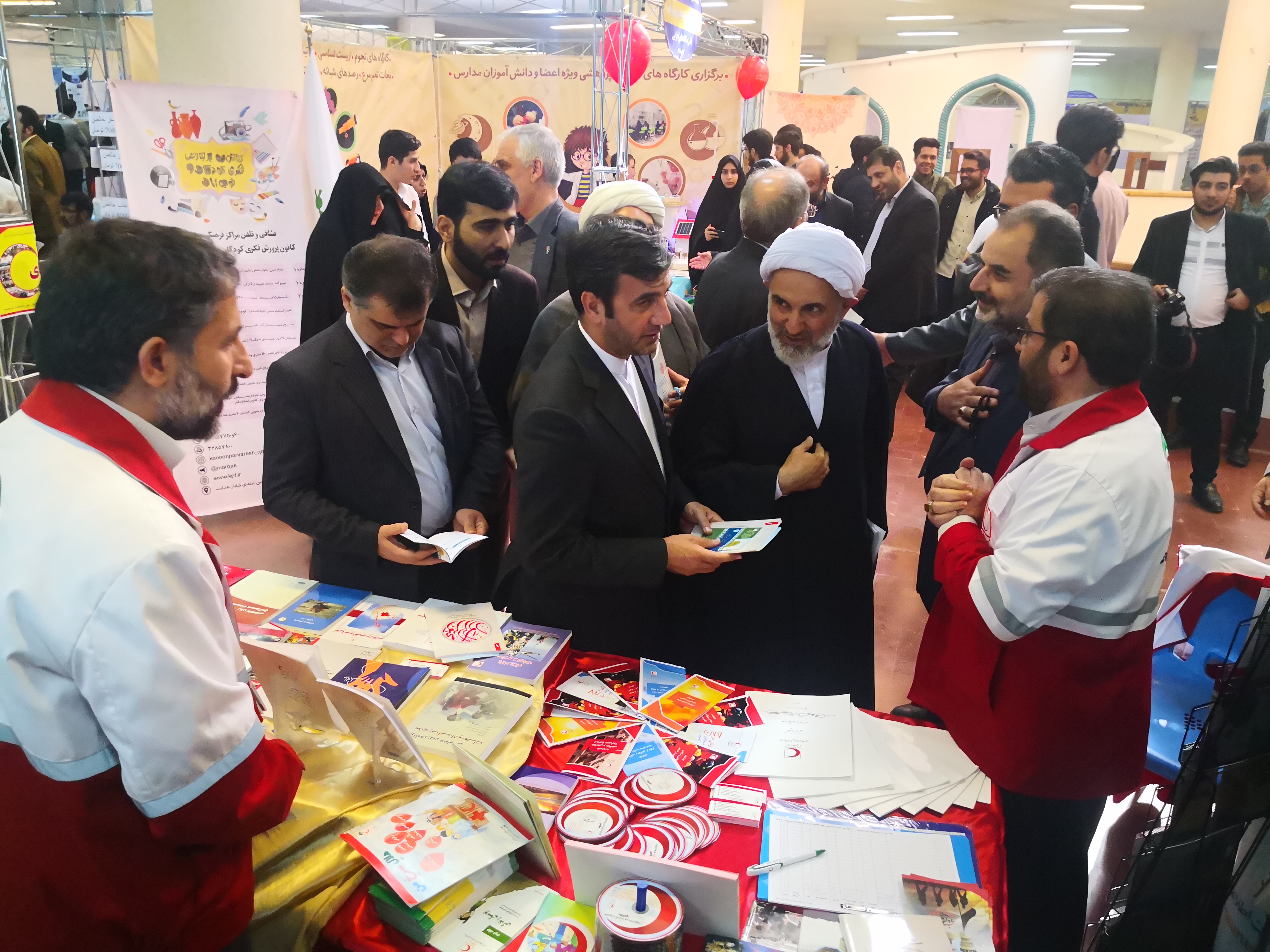برپایی غرفه معاونت آموزش و پژوهش در نمایشگاه "دستاوردهای پژوهش، فن آوری و فن بازار" در دانشگاه قم