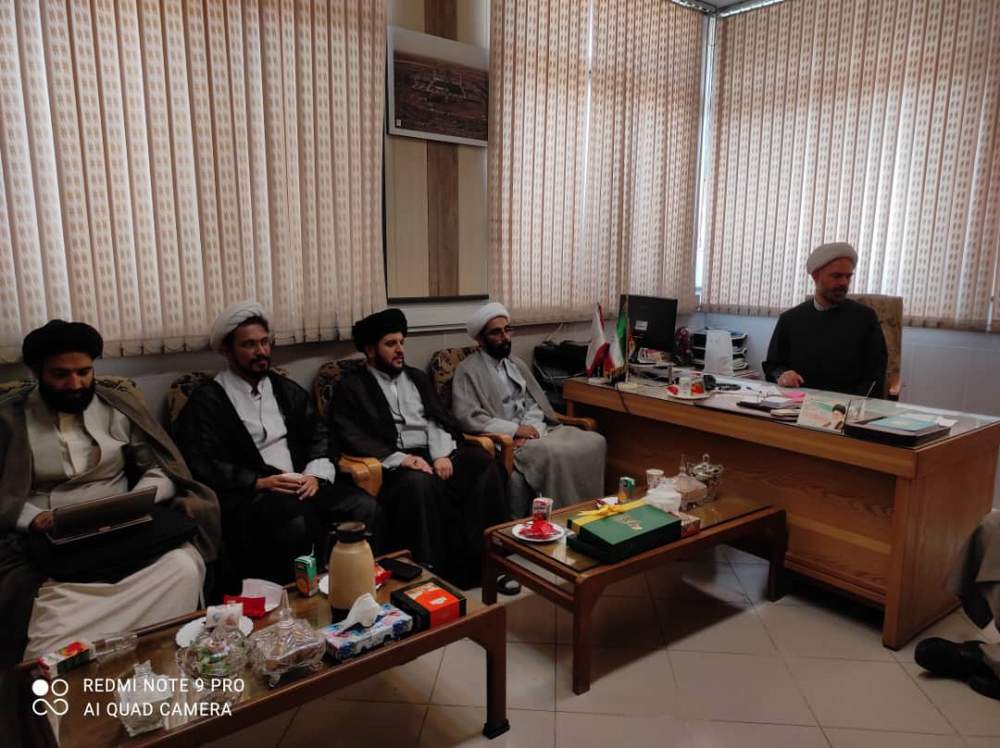 ائمه جماعات نقش بسزایی در پیشبرد اهداف دفتر نمایندگی ولی فقیه در هلال احمر استان قم دارند