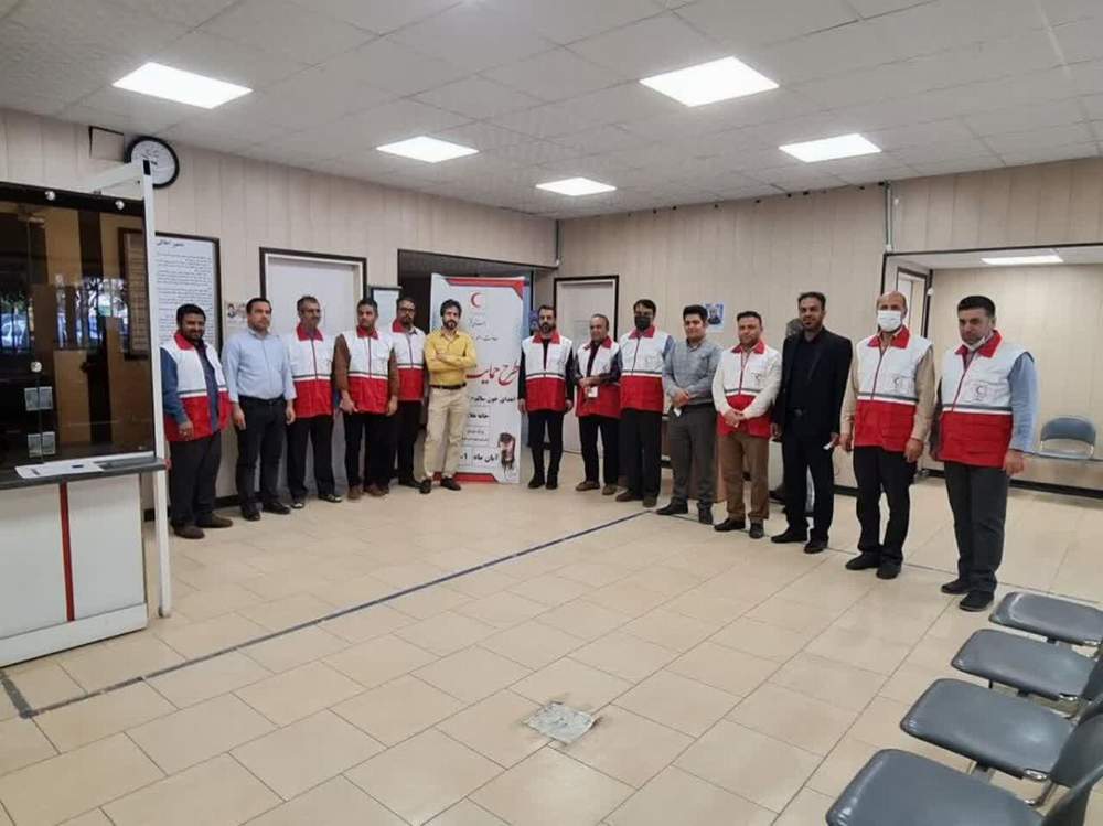اجرای طرح حمایت ماندگار توسط اعضای خانه هلال شرکت توزیع نیروی برق 