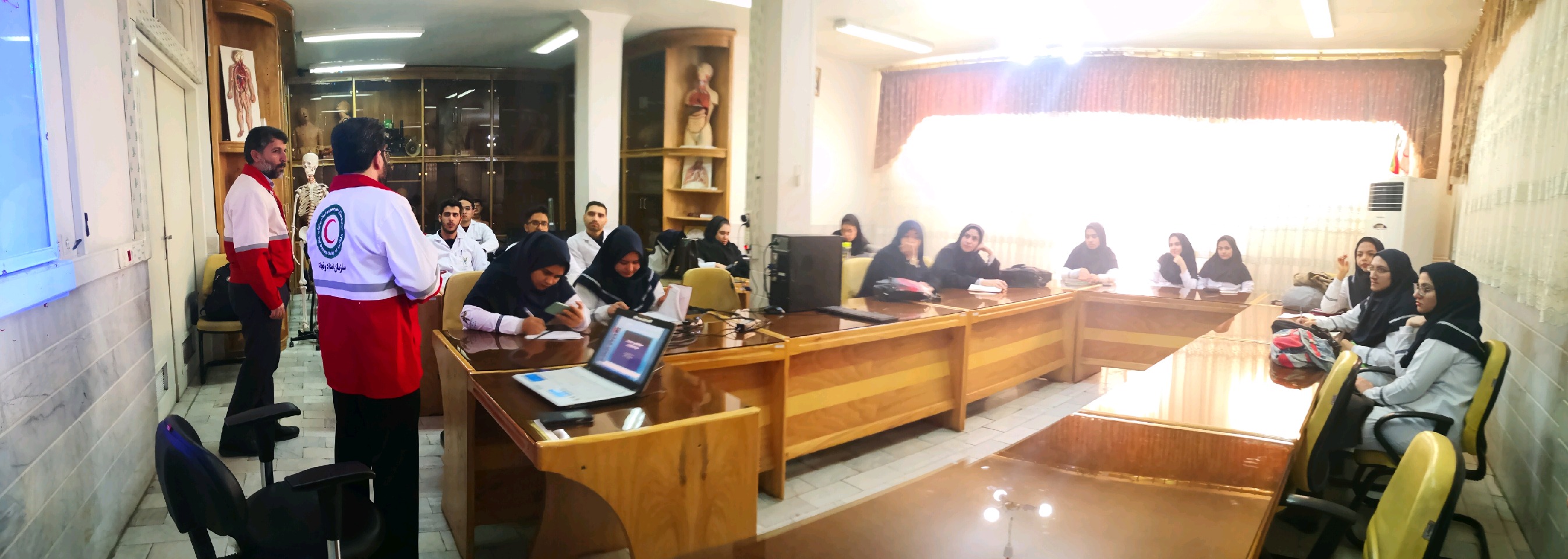 برگزاری کارگاههای آموزشی پرستاری در بحران ویژه 41 نفر از دانشجویان پرستاری