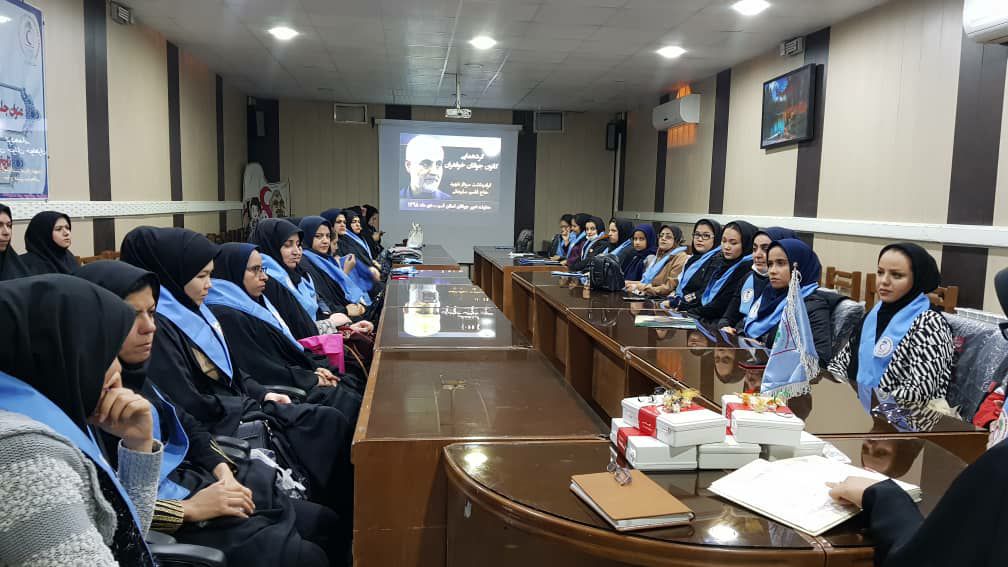 گرامیداشت شهدای صلح و امنیت در کانون های هلال احمر قم