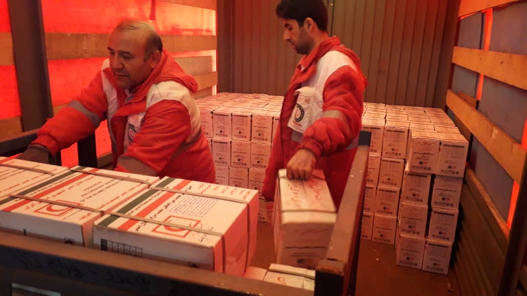  اولین محموله کمک‌های هلال احمر قم در قالب 1000 بسته به مناطق سیل‌زده سیستان و بلوچستان ارسال شد 