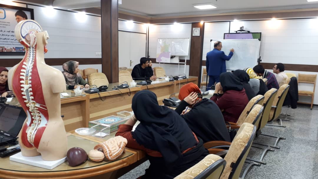 برگزاری کارگاه آموزشی توانمندسازی اعضای تیم های بهداشت و درمان اضطراری در قم