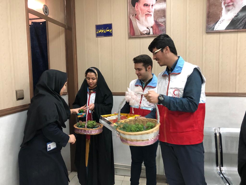 تقدیر از "فرشتگان سفیدپوش" در روز پرستار