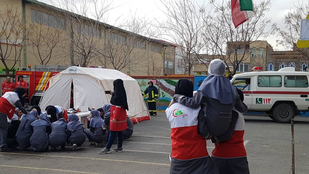 از برگزاری مانور امدادی دادرسان تا اجرای برنامه های فرهنگی و آموزشی در کانون های هلال احمر قم