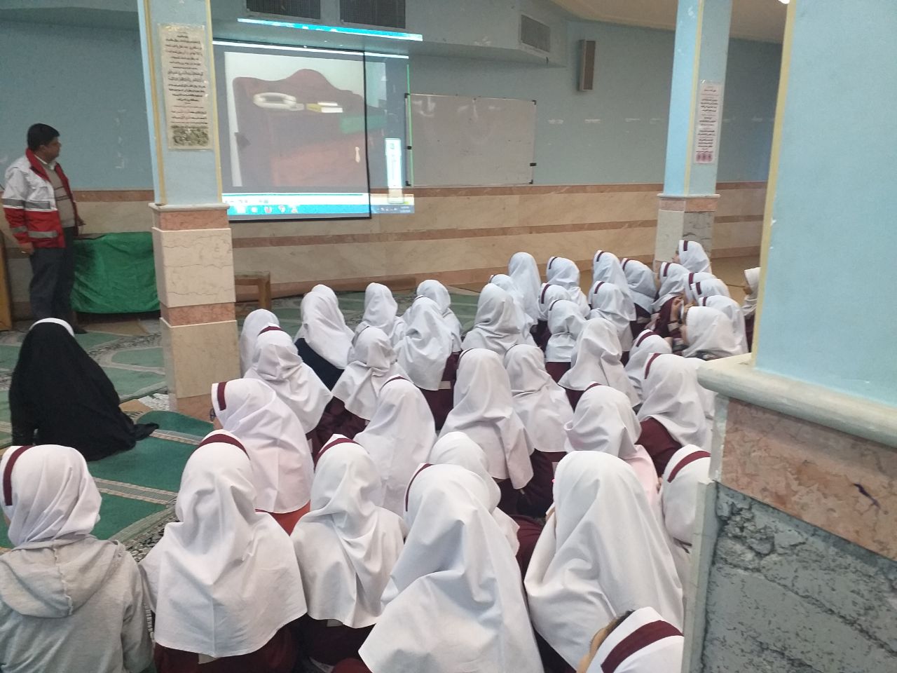 مشارکت ۲۳ هزار دانش آموز قمی در آموزش ها بیست و یکمین مانور زلزله و ایمنی