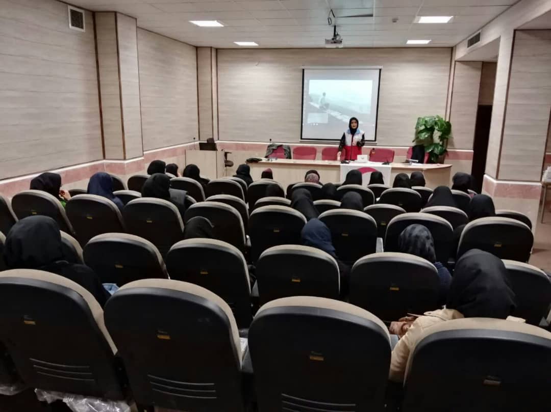 برگزاری کارگاه آموزشی "شاید برای شما هم اتفاق بیفتد" (فوریت های طبی) در دانشگاه قم